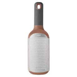 BergHOFF Leo Coarse Paddle Grater, Brown -BergHOFF Store GUEST 1c0ae8d5 54eb 4f4b a71a 34b19cdb786f