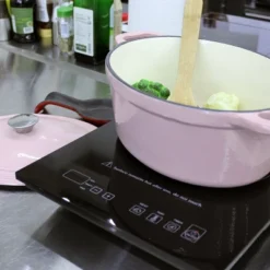 BergHOFF Neo Cast Iron 4Pc Set, Fry Pan 10", Square Grill Pan 11", & 5qt. Covered Dutch Oven -BergHOFF Store GUEST 6ca5f1c7 b4ca 4be4 a095 046d319f0f3e