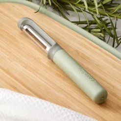 BergHOFF Balance Stainless Steel Straight Peeler 6.75", Recycled Material -BergHOFF Store GUEST 7759dae8 d07e 453d aee0 c3d10e688cb2