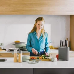 BergHOFF Balance Rubberwood Covered Grinder 8.25" 16 BergHOFF Balance Rubberwood Covered Grinder 8.25" -BergHOFF Store GUEST 7fbb2327 28f5 4db6 a7b1 b80295ec70bf