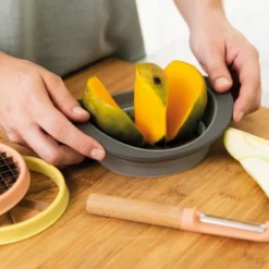 BergHOFF Leo 4 Pc All-in-One Slicer Set 7", Stainless Steel -BergHOFF Store GUEST 7fed7888 f849 4ca6 9c60 b87c01e89d14