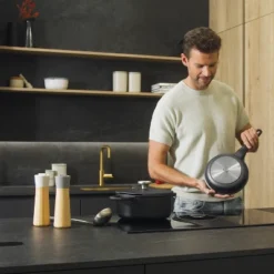 BergHOFF Balance Rubberwood Covered Grinder 8.25" 15 BergHOFF Balance Rubberwood Covered Grinder 8.25" -BergHOFF Store GUEST 9a824c40 10b9 48ef 953e 8713fbb0b4e2