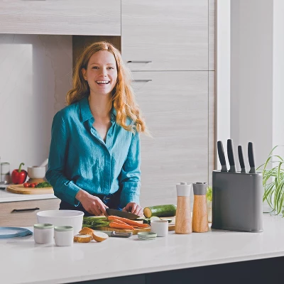 BergHOFF Balance Non-stick Stainless Steel Chef's Knife 6 BergHOFF Balance Non-stick Stainless Steel Chef's Knife - Image 6