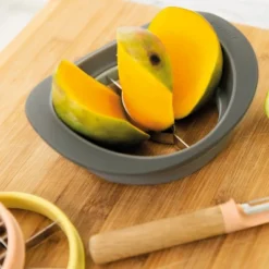 BergHOFF Leo 4 Pc All-in-One Slicer Set 7", Stainless Steel -BergHOFF Store GUEST d768f879 c88b 4970 afdb 2e81afca9936