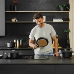 BergHOFF Balance Magnetic Cork Trivet 7", Recycled Material -BergHOFF Store GUEST daa6b26b c421 4ab0 a6ee e317404c0d95